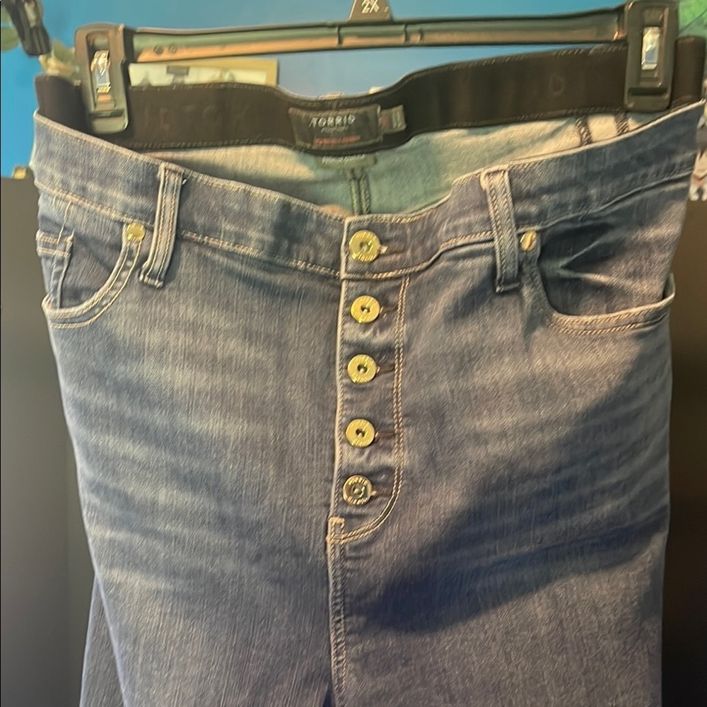 Torrid size 28Tall bombshell skinny Blue Jeans - Picture 4 of 6